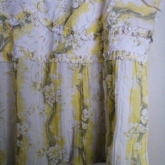 Cato Blouse Women 26 28 Sleeveless Tank Top Ruffle Feminine Yellow White - Picture 7 of 16